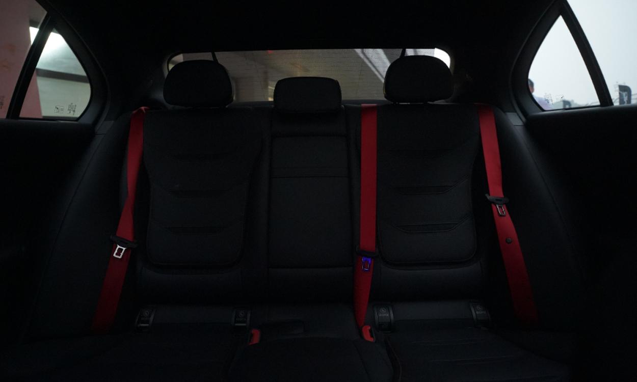 Mercedes Amg C 63 Rearseats