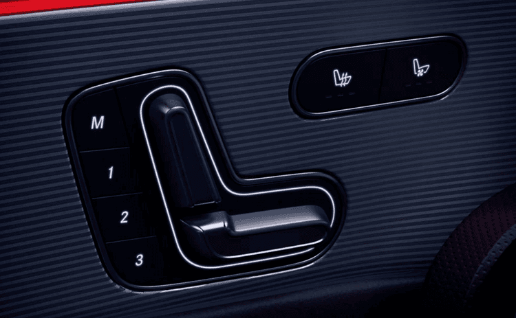 Memory function with electrically adjustable seats