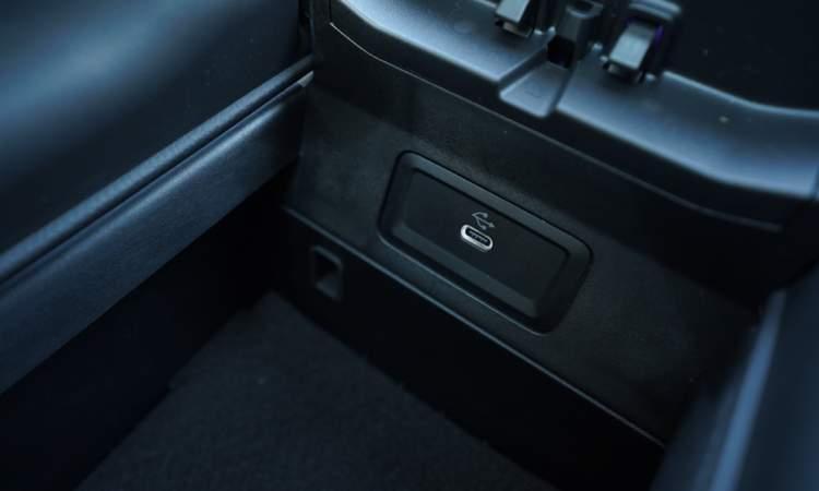 Mercedes Benz E Features