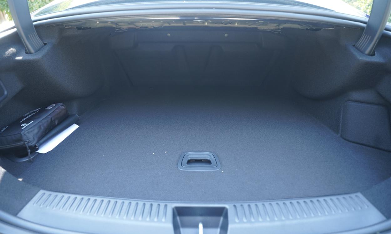 Mercedes E Class Bootspace