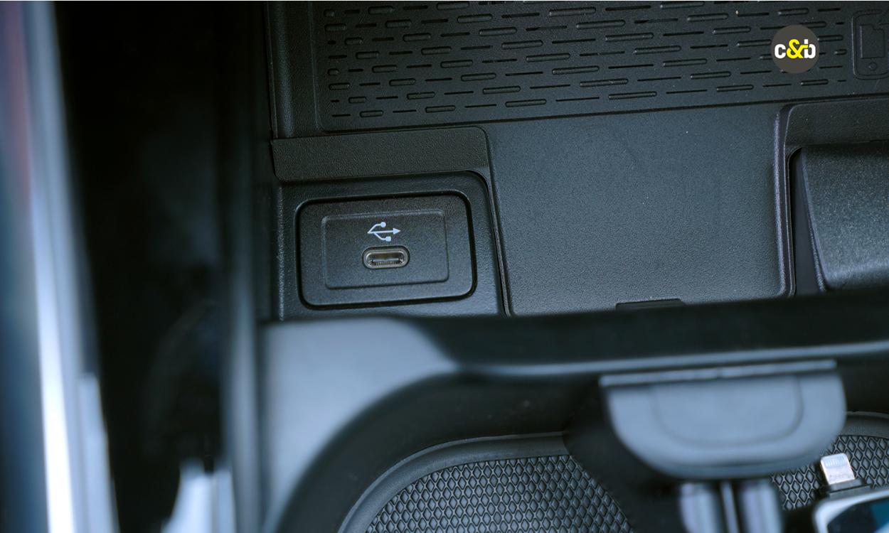 Mercedes Benz Eqa Usb