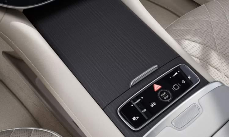 Mercedes benz eqs suv Front Spacious interior