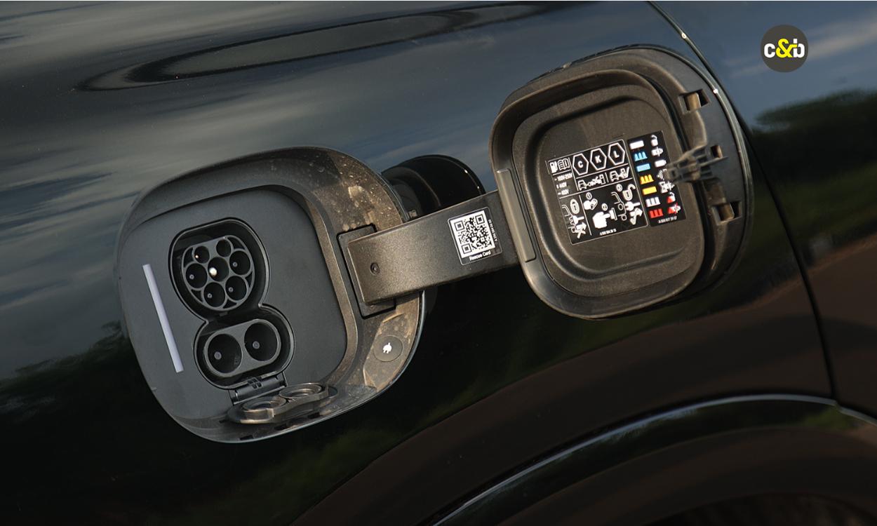 Mercedes Benz Eqs Charging Point