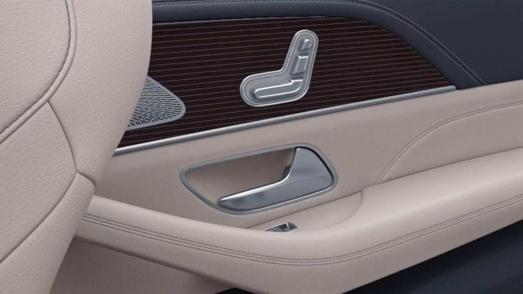 Electrically Adjustable Rear Seats