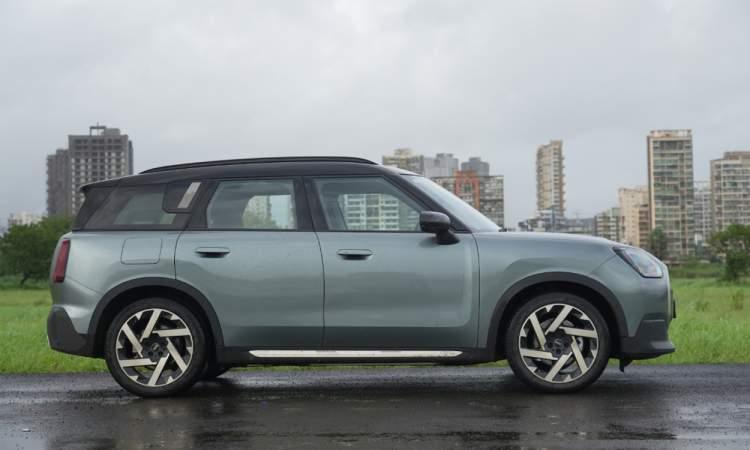 Mini Countryman Sideview