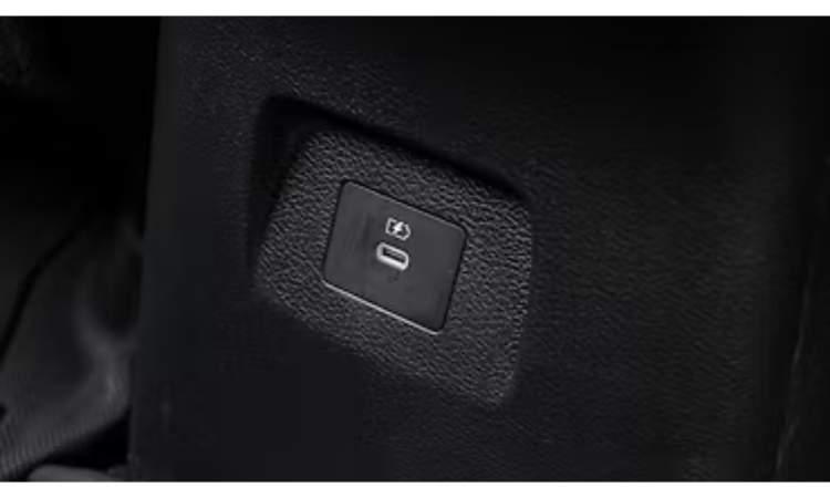 Nissan Magnite Interior Rear Row Charging Point