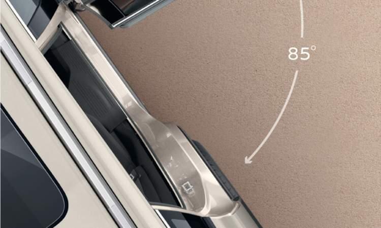 Nissan x trail door open