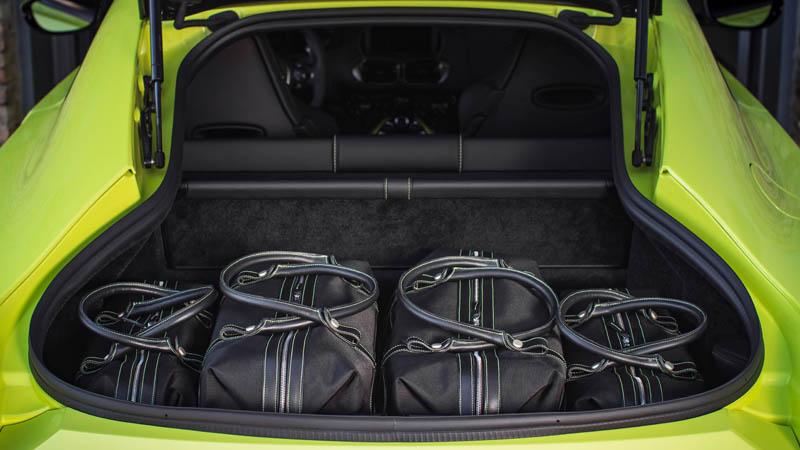 Aston Martin Vantage Dicky