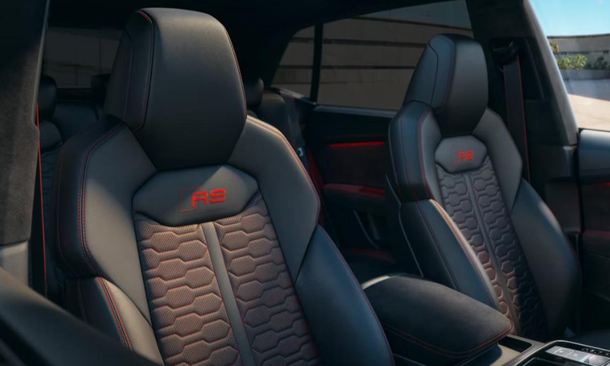 2025 Audi RS Q8 comfort seat