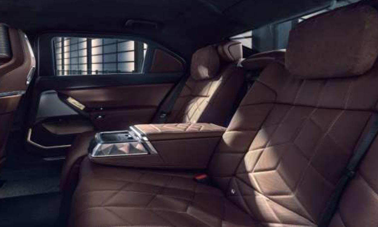Bmw 7 Protection Rear seat comfort