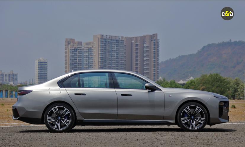 Bmw I7 Sideview