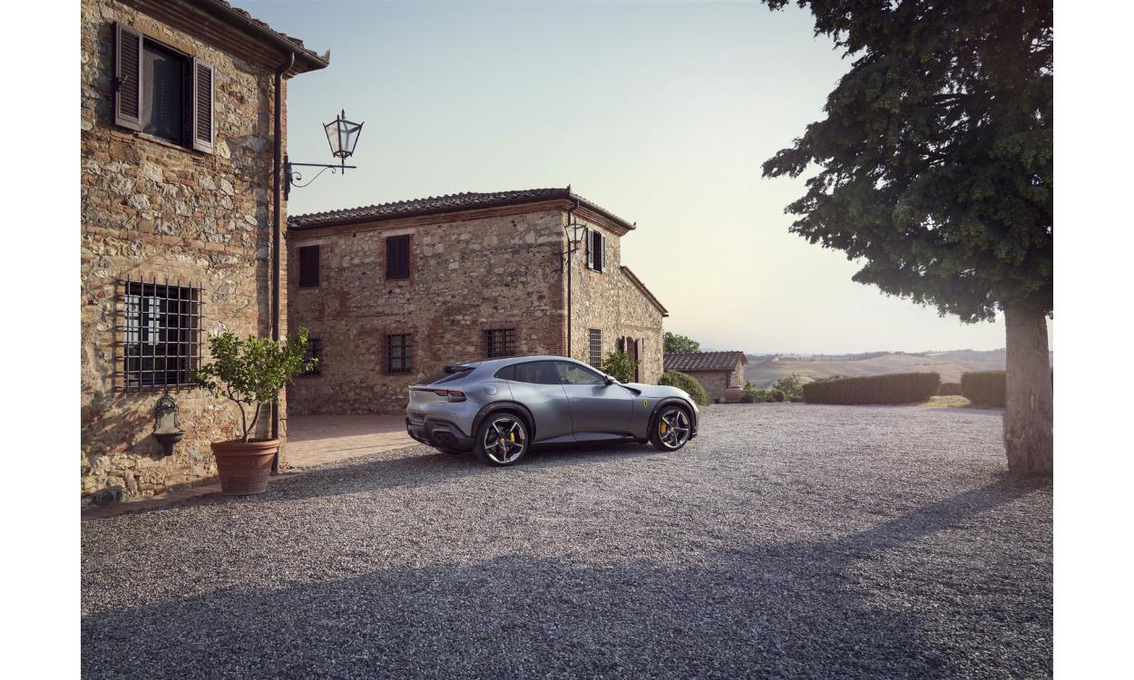 Ferrari Purosangue Rightside View