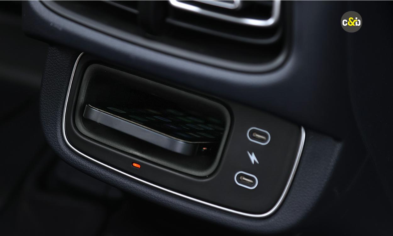 Hyundai Alcazar Charging Point