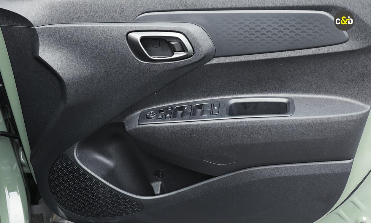 Hyundai Exter door storage