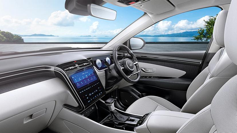 New Tucson_front_cabin