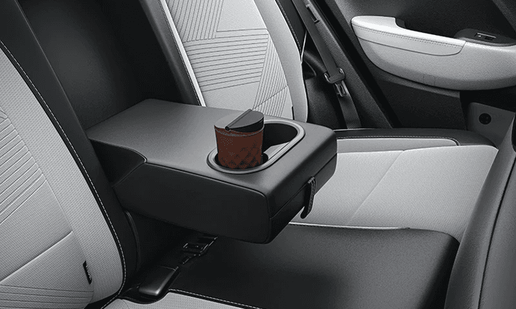 Hyundai_venue_rear_cupholder