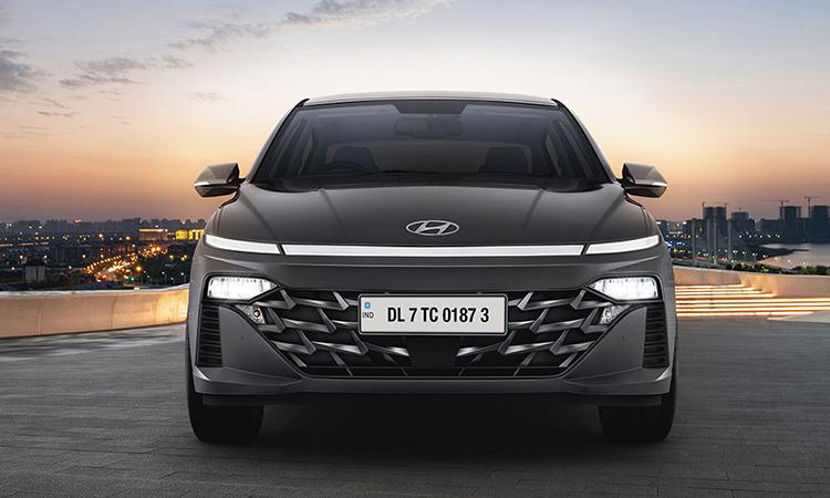 2023 Hyundai Verna Frontview