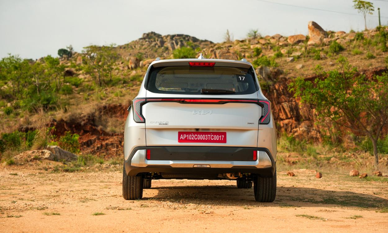 Kia Carens Clavis Rear look