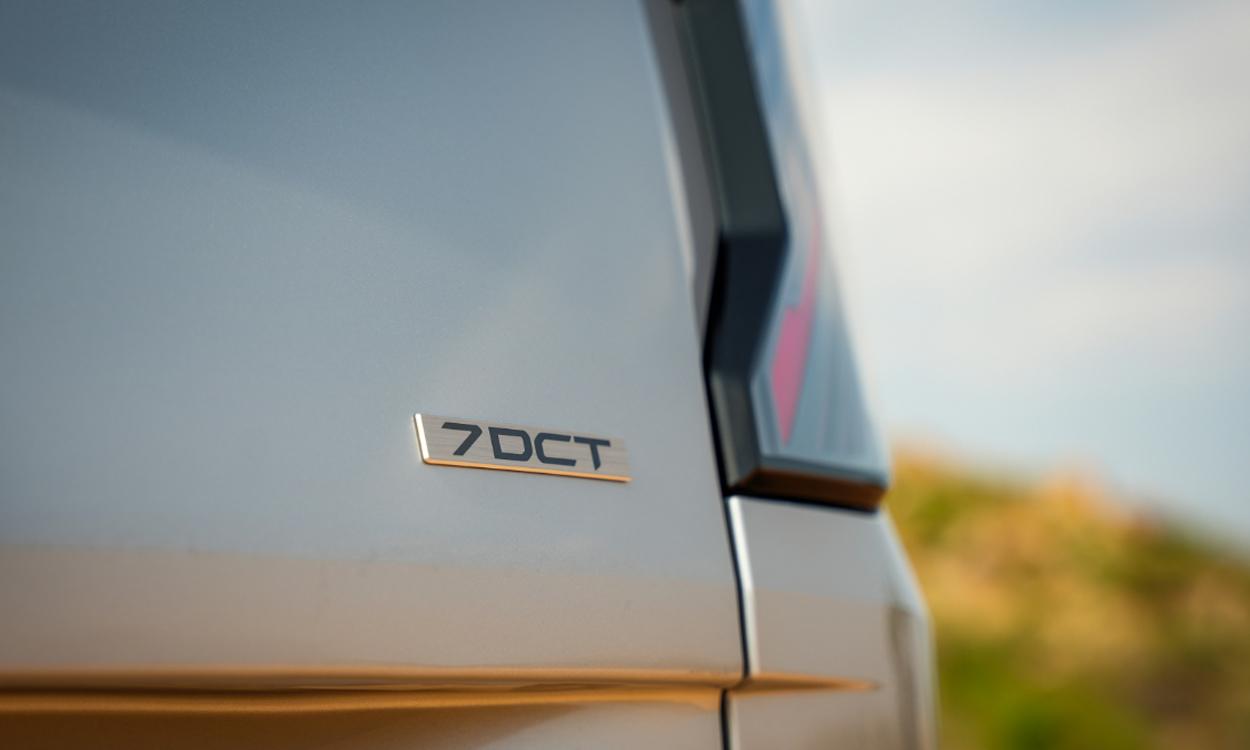 Kia Carens Clavis Logo