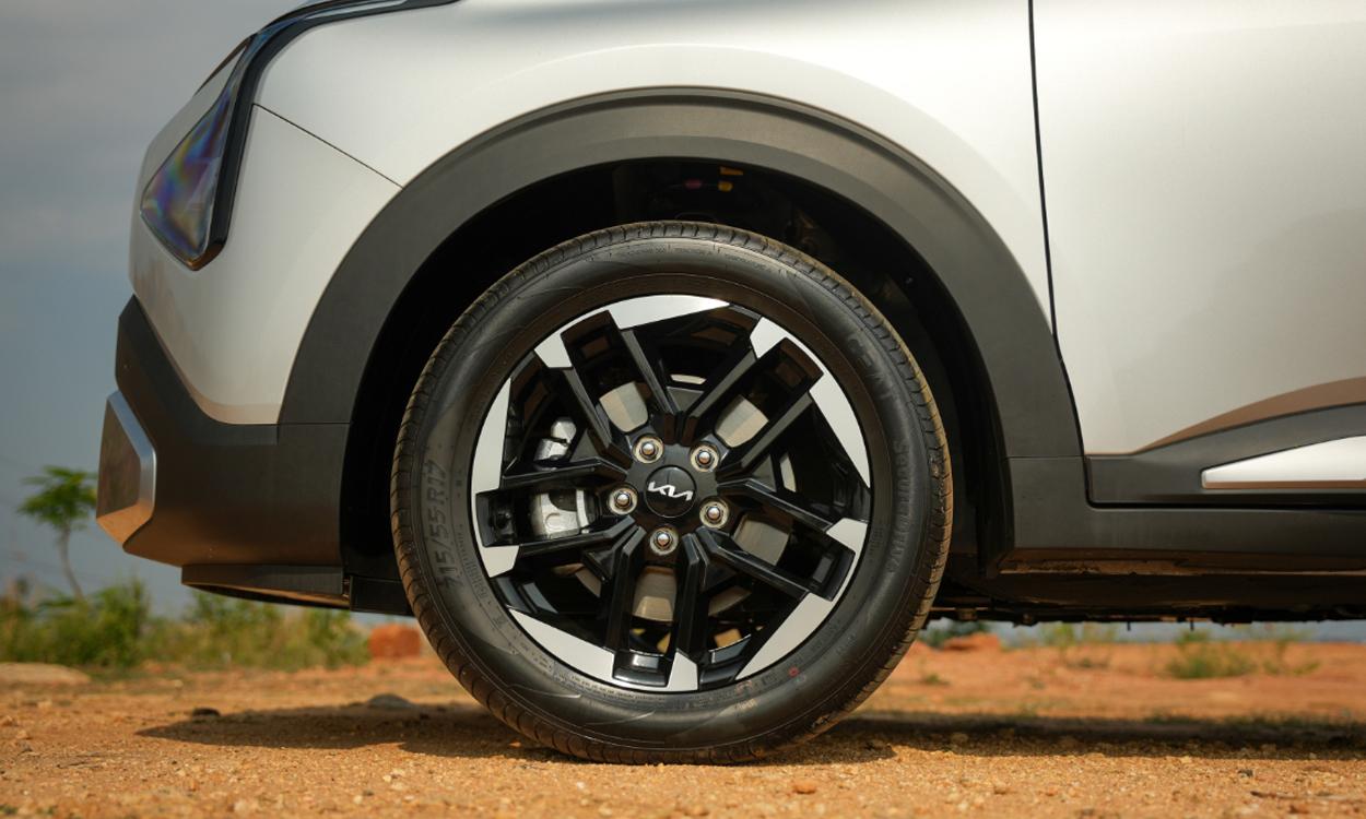 Kia Carens Clavis Wheels