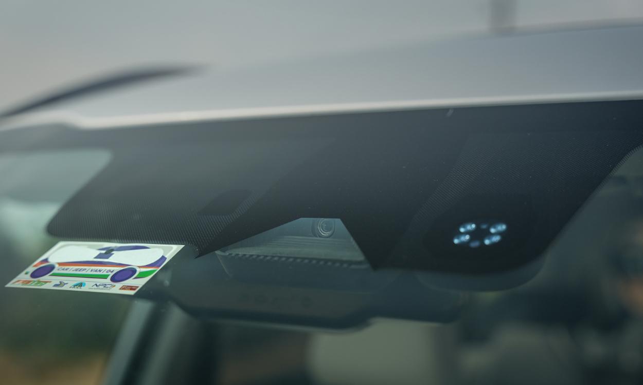 Kia Carens Clavis View