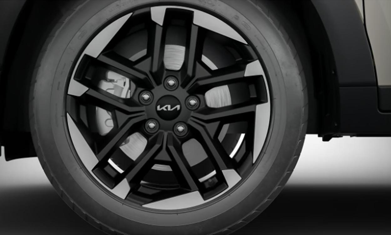 Kia Carens Clavis Wheels