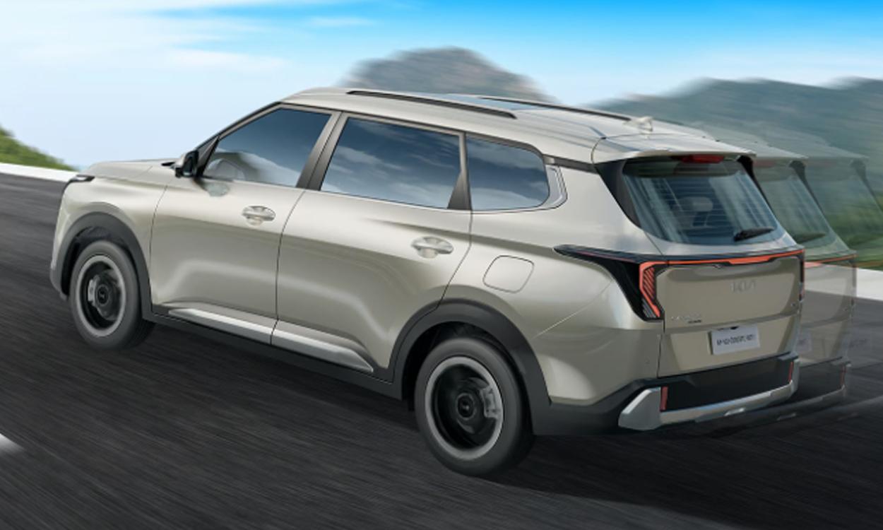 Kia Carens Clavis Rear look