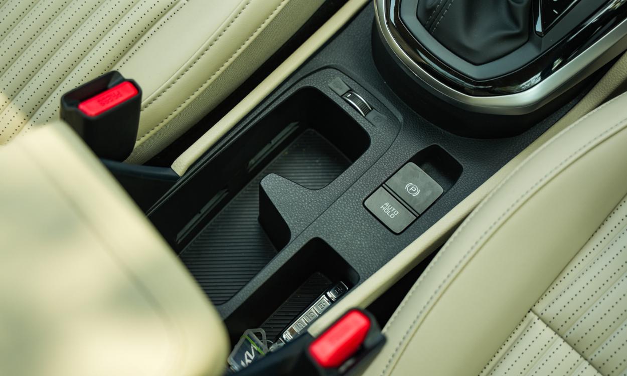 Kia Carens Clavis Seatbelt