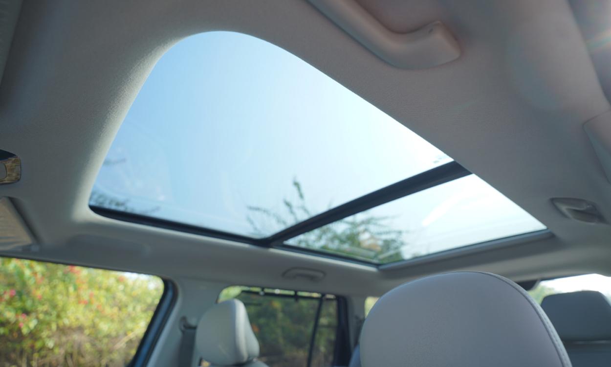 Kia Syros  Sunroof