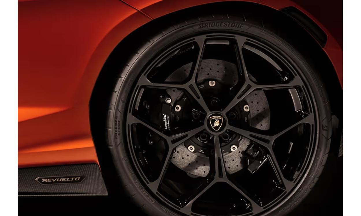 Lamborghini Revuelto Wheel