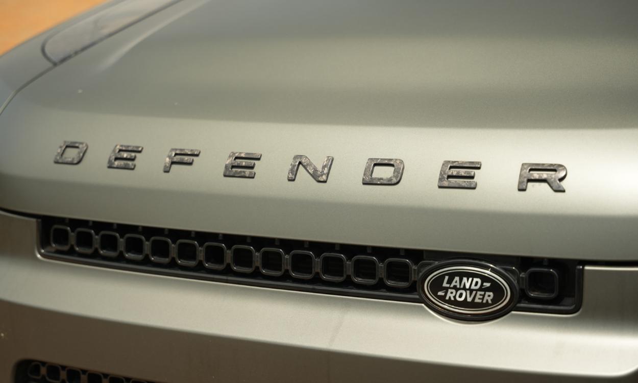 Land Rover Defender Logo