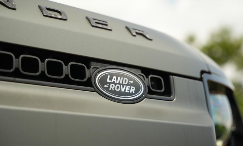 Land Rover Defender Logo