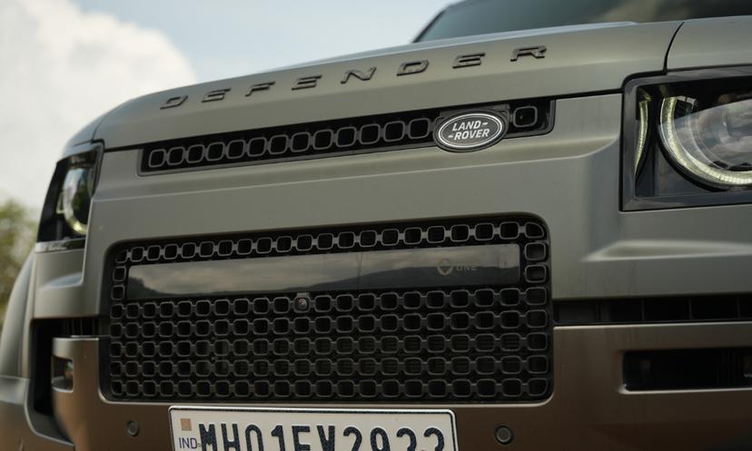 Land Rover Defender Front