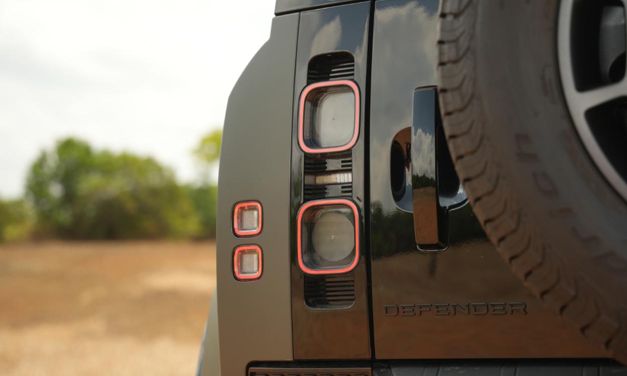 Land Rover Defender Exterior 11
