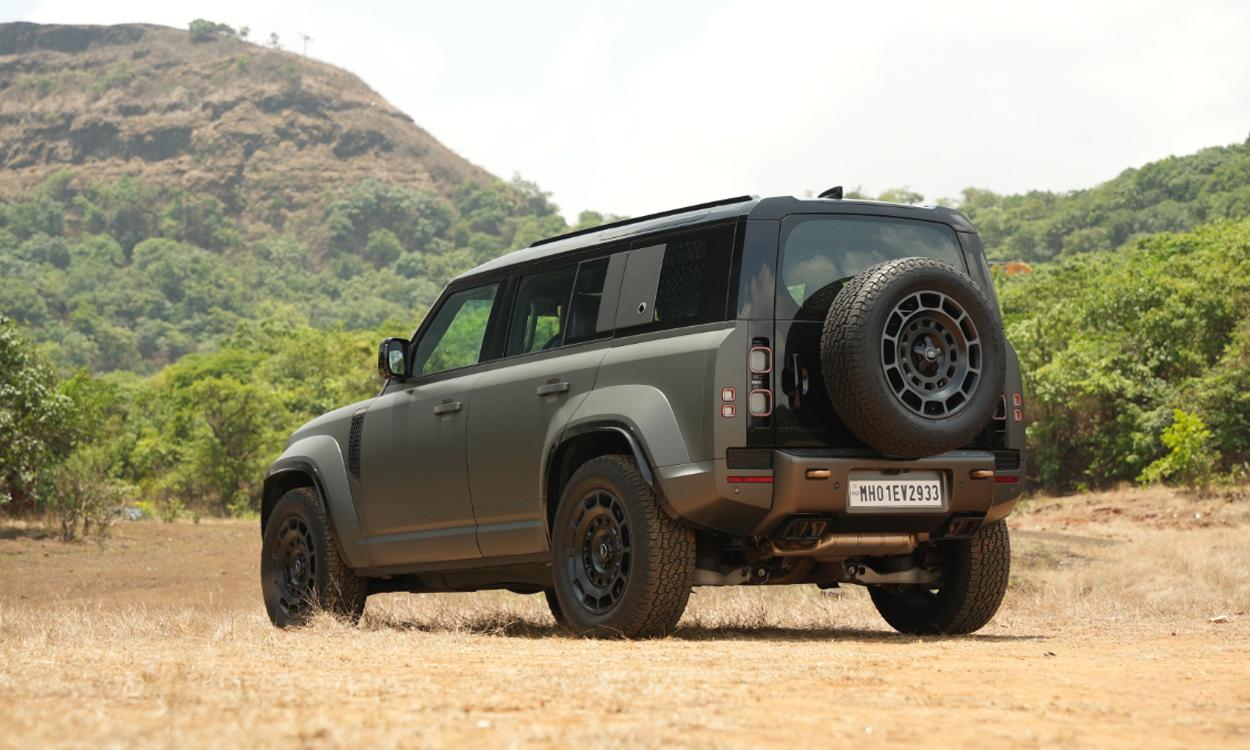 Land Rover Defender Exterior 4
