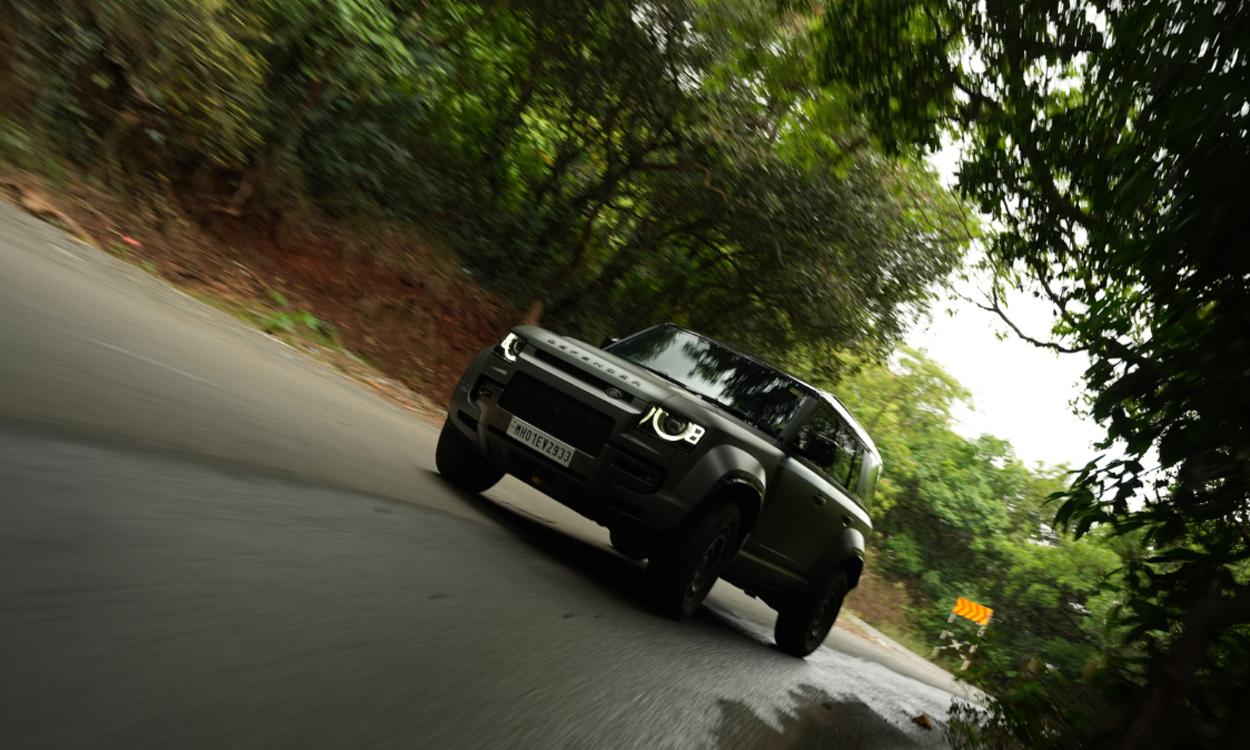 Land Rover Defender Ride view 6