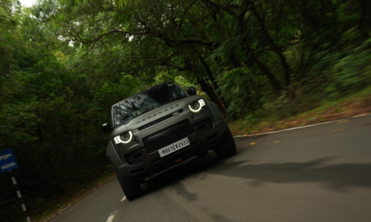 Land Rover Defender Ride view 5