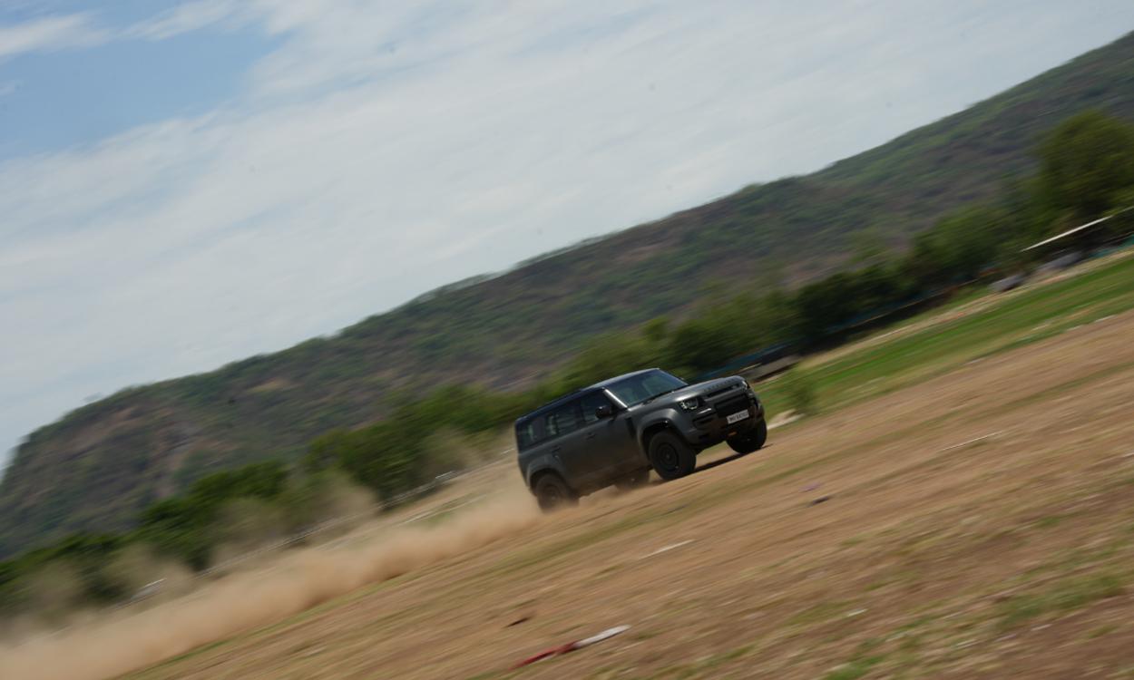 Land Rover Defender Ride view