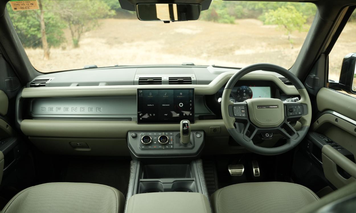 Land rover defender Dashboard