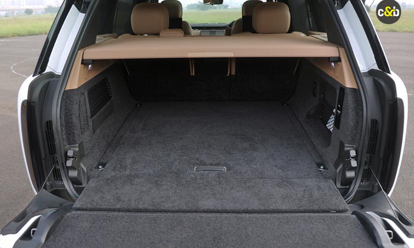 Land Rover Range Rover Bootspace