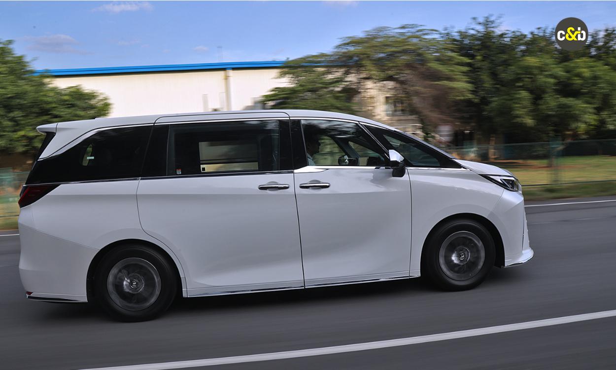 Lexus Lm Right Side View