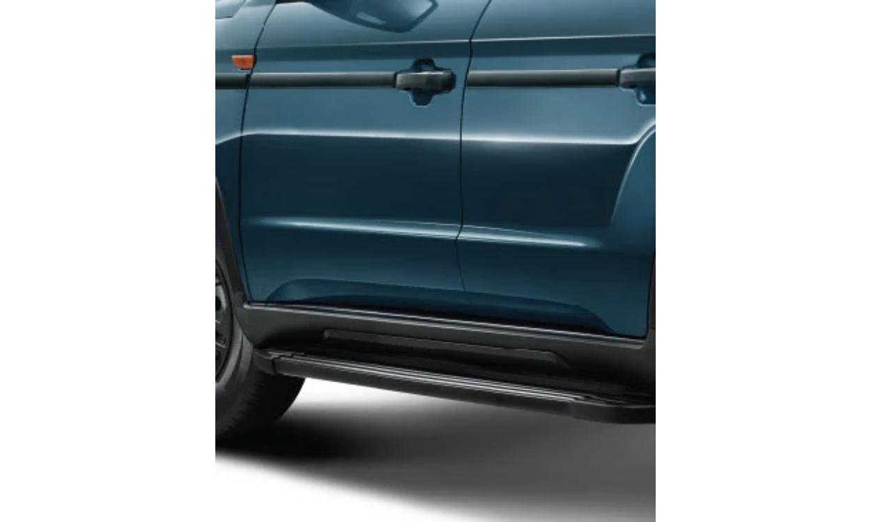 Mahindra Bolero Neo Muscular Side Step