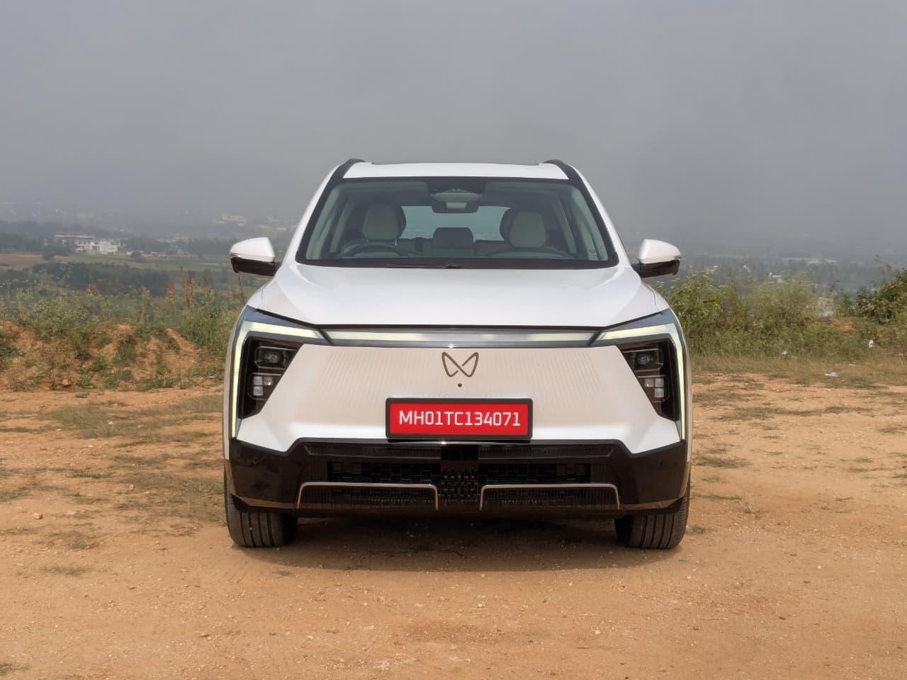 Mahindra Xev 9s Front View