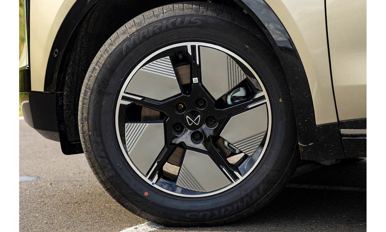 Mahindra Xev 9s Wheel