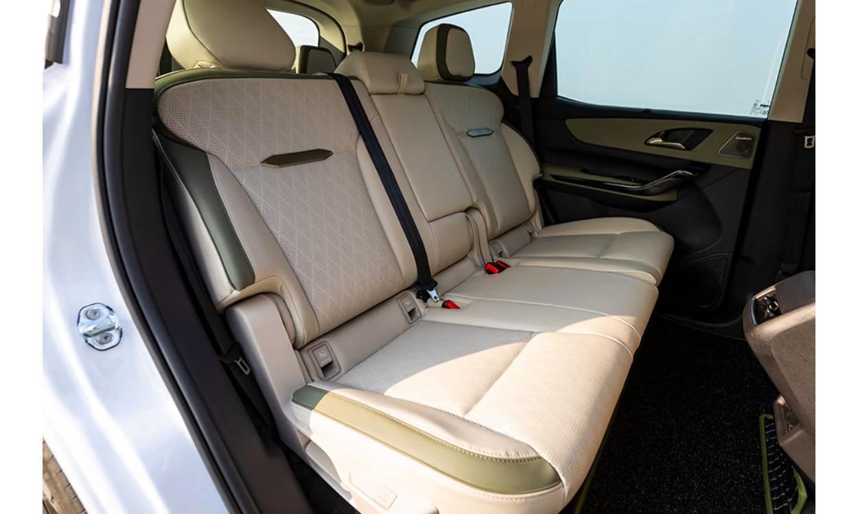 Mahindra Xev 9s Rear Seats