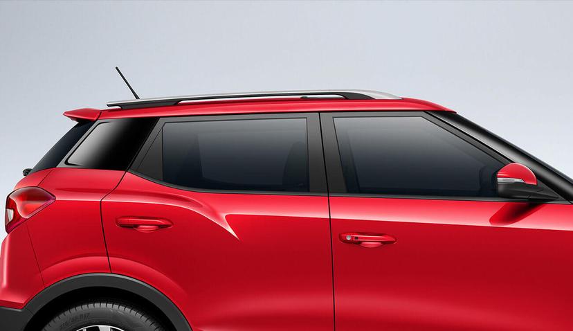 Mahindra Xuv300 Floating Roof Design
