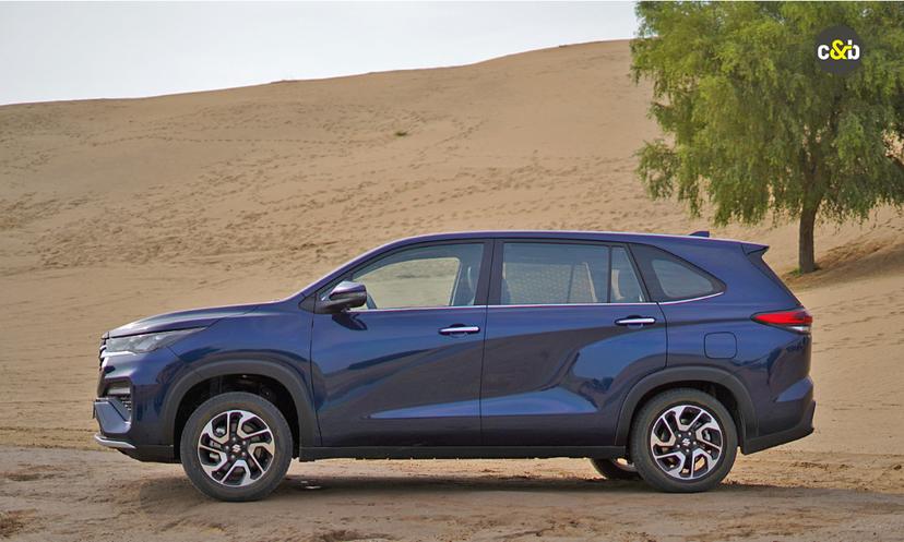 Maruti Suzuki Invicto Sideview