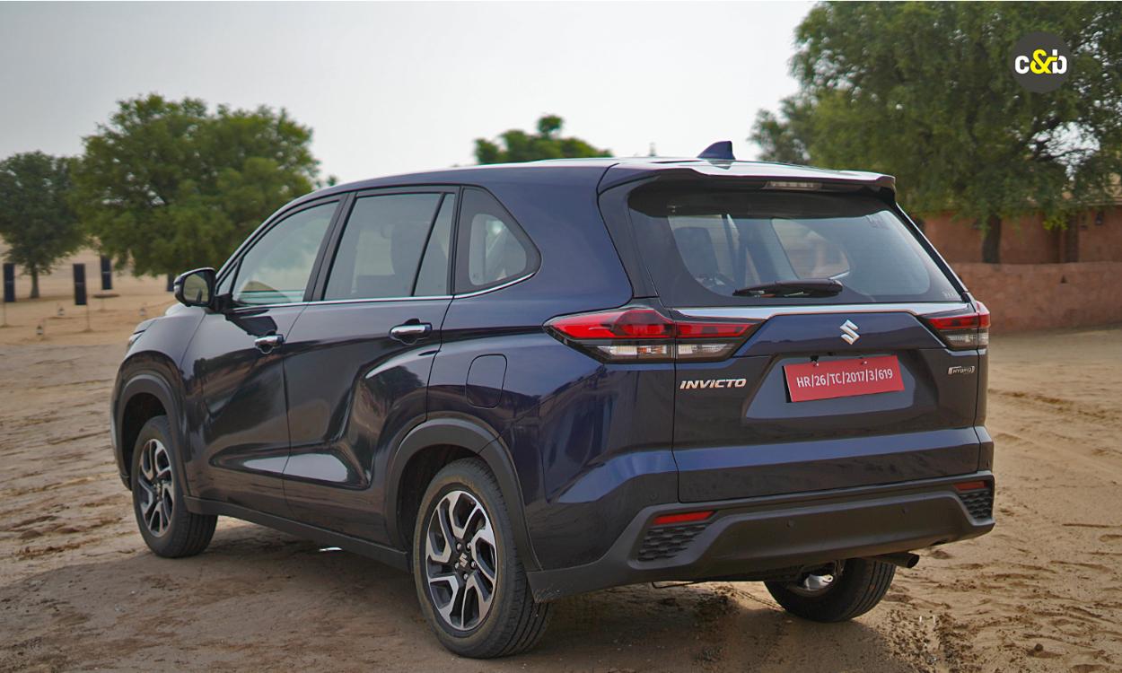 Maruti suzuki invicto taillight