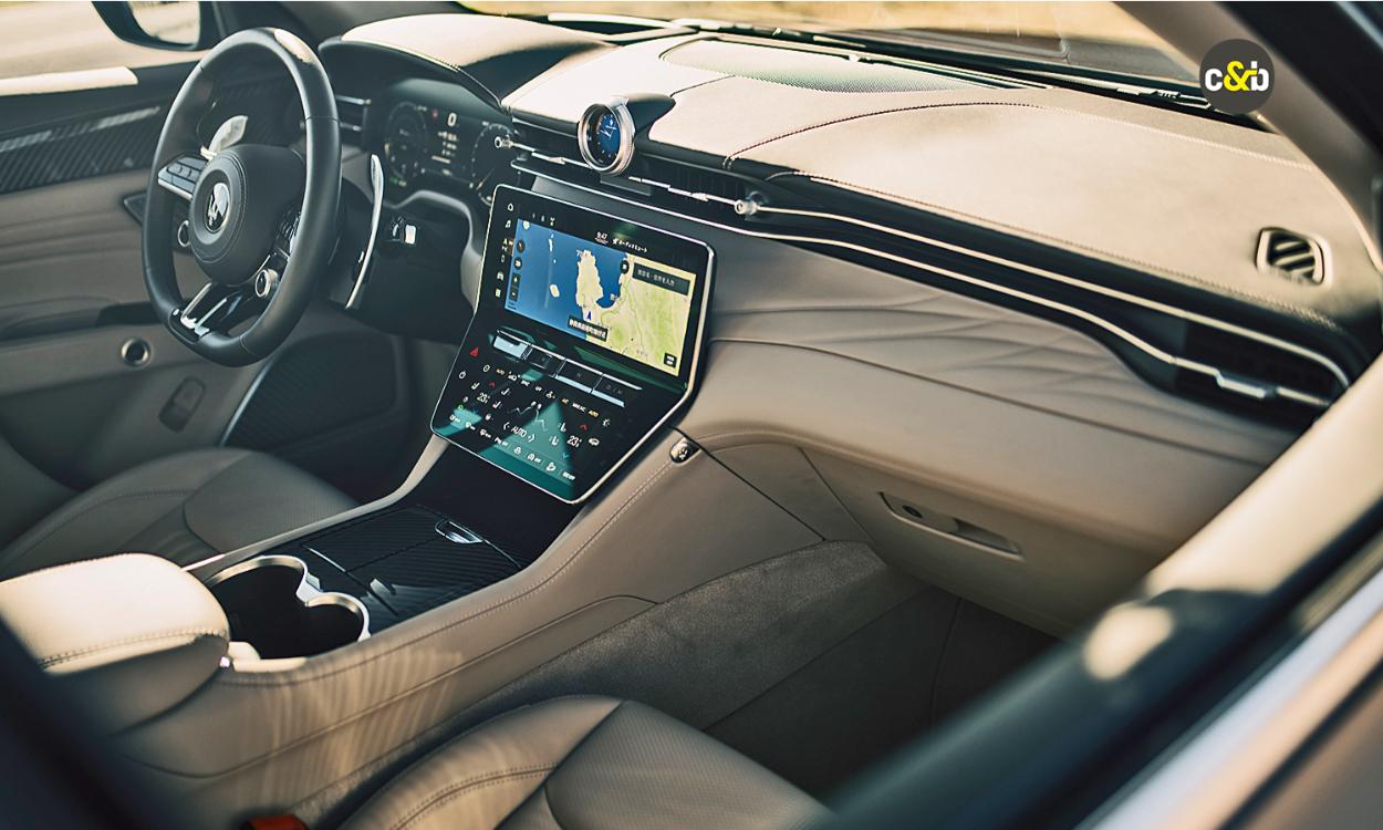 Maserati Grecale console