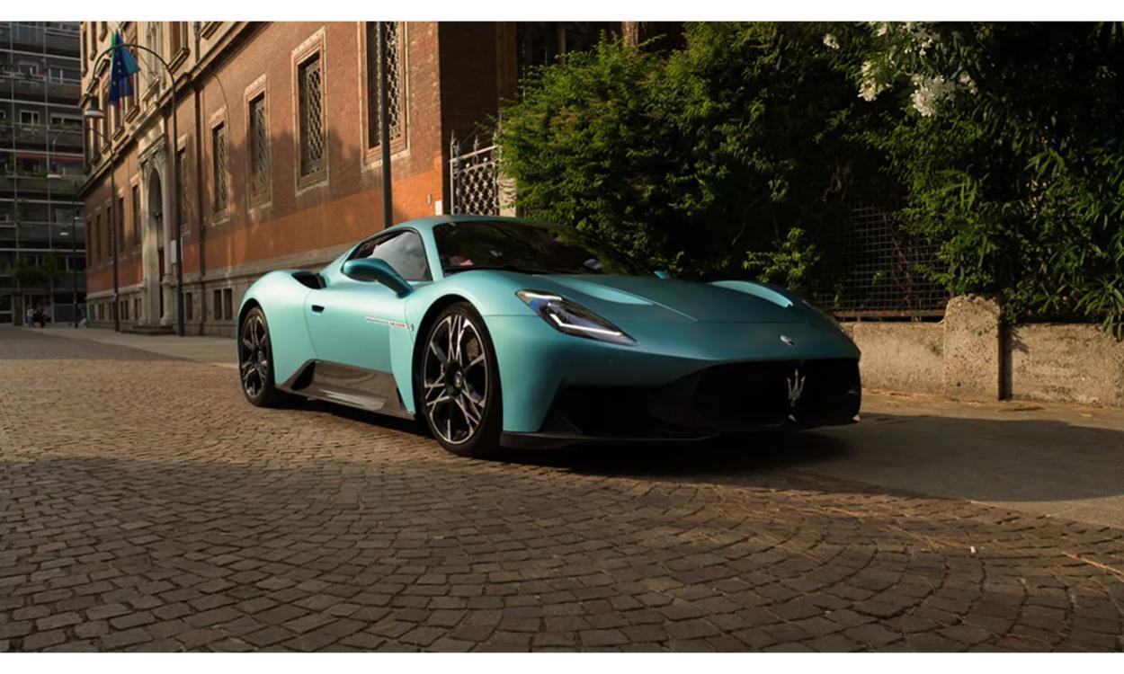 Mc Pura Front Right Shadow View Desktop